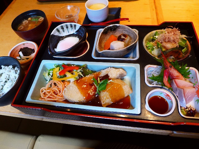 地元で絶大に支持される素晴らしく豪華なお値打ちランチ 東大阪市 楽てん 小阪店 Mのランチ